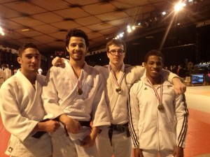 Photo groupe Arthur ROBERT, Marwan, Joris GUILLOT-ROSSELOT et Gilles-Olivier GRATIEN